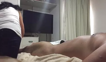 Zwillinge reife frau zeigt ihre muschi heiß ficken