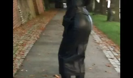 Er goss das Sperma i ...