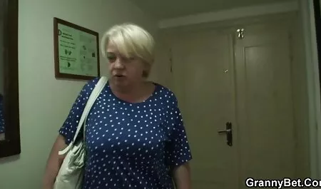 Zwei ältere muschis  ...