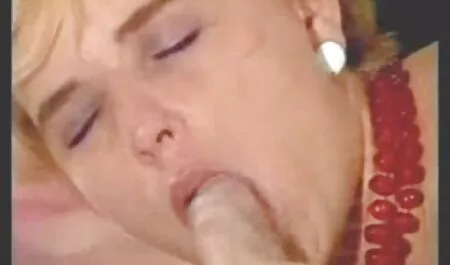 Schöne Scarlett Knig ...